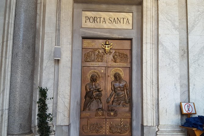 Between Holy Doors - Michelangelo’s Masterpiece and Saint Peter’s Chains at San Pietro in Vincoli