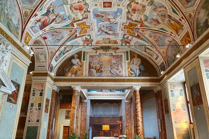 Between Holy Doors - The Holy See at Arcibasilica di San Giovanni in Laterano