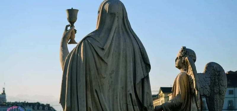 Between Templars and Freemasons - A Journey Between Mystery and Superstition - Key Points