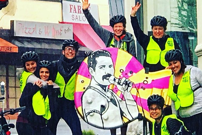 Beverly Hills Tour: Movie Star Homes and LA Sightseeing by E-Bike - Views of the Hollywood Sign and Scenic Vistas