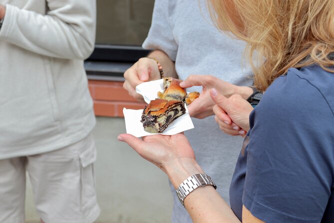 Beyond the Bagel: Montreal Jewish Food Walking Tour - Starting Point in Outremont: Exploring Jewish Montreals Roots