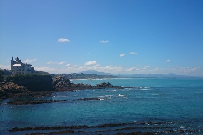 Biarritz and French Coast Small Grop Tour from San Sebastian - The Role of the Guide and Personal Experiences