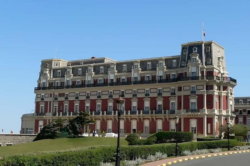 Biarritz: Country Food Tour with a true native Basque ! - Meeting at the Lighthouse with Spectacular Views