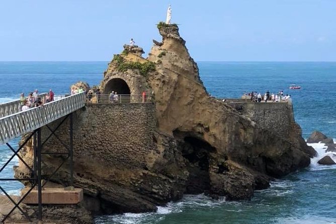 Biarritz & French Basque Coast Private Tour from San Sebastian - Guide Expertise and Commentary