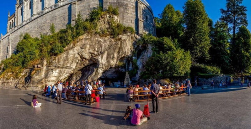 Biarritz: Visit to the Sanctuary of Lourdes in small group - Lunch Break in Lourdes: Local Flavors and Rest