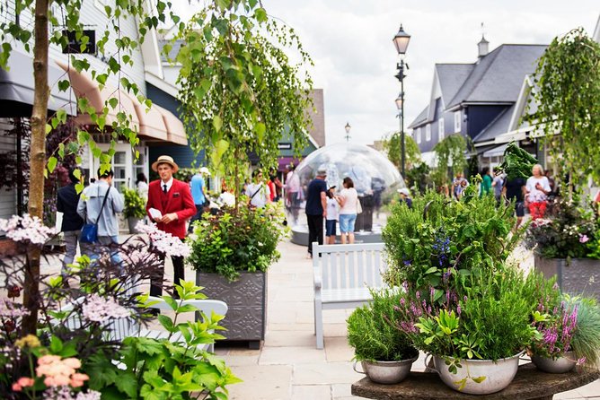 Bicester Village Private Vehicle Round Trip Service from London - Key Points