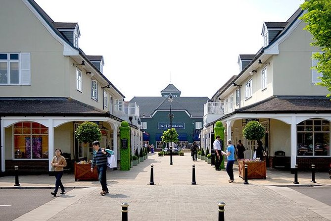 Bicester Village Private Vehicle Round Trip Service from London - Detailed Transport and Luggage Handling