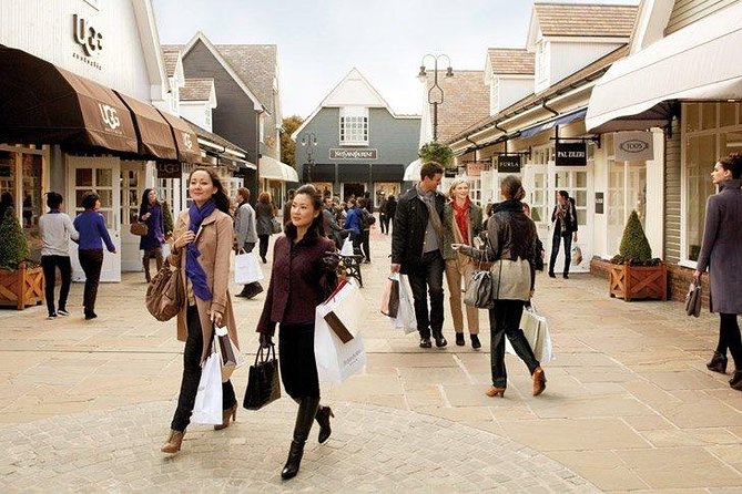 Bicester Village Private Vehicle Round Trip Service from London - Pricing and Booking Considerations