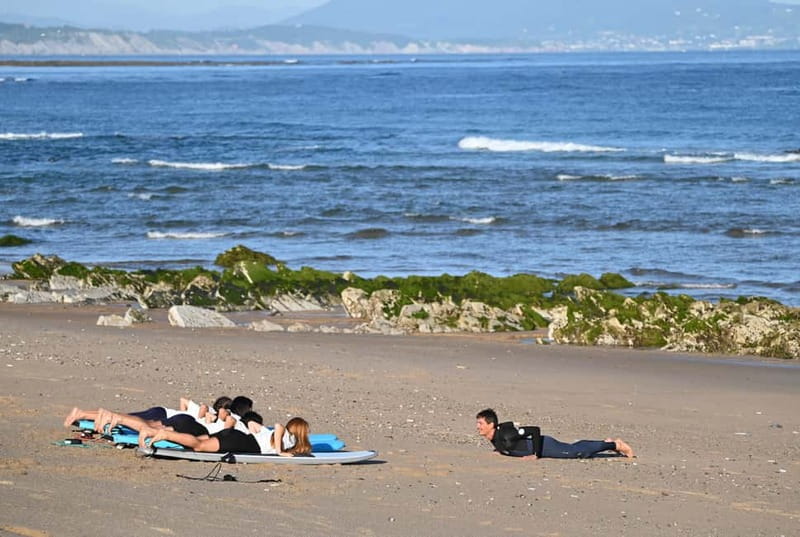 Bidart: Enjoy surfing with experienced and friendly teachers - What’s Included in the Surf Lesson