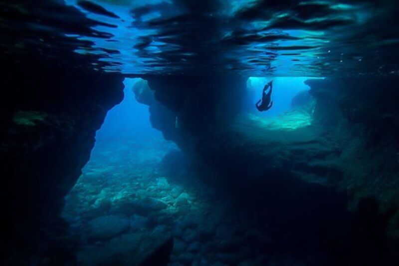 Big Island: Kealakekua Bay, Captain Cook & Marine Life Tour - Kealakekua Bay Snorkeling and Marine Life Encounters