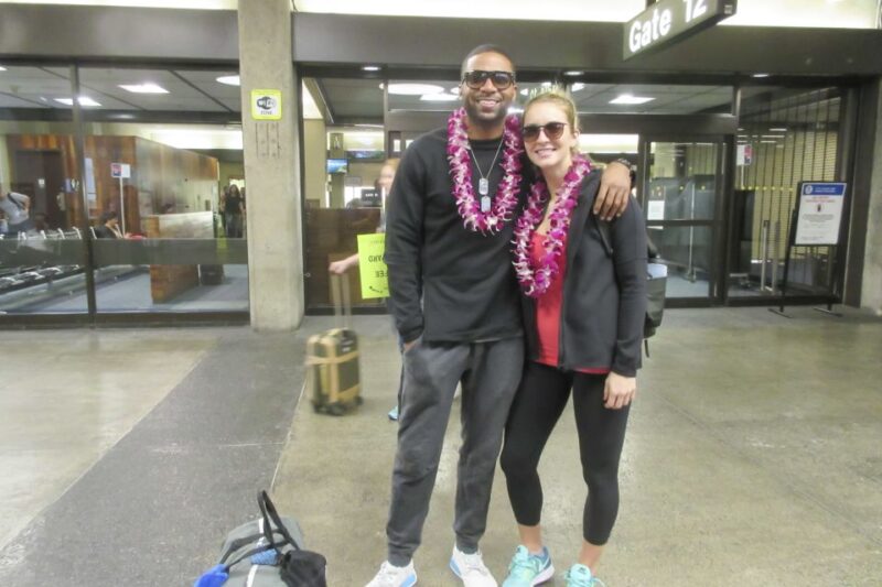 Big Island: Kona Airport Honeymoon Lei Greeting - Key Points