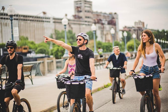 Bike / E-bike Tour : Downtown, Old Montreal, Waterfront by Fitz - Key Points