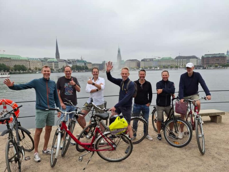 Bike tour around the Alster - Celebs, water, and nature - Discover Hamburg’s Waterways and Green Spaces on a Bike Tour