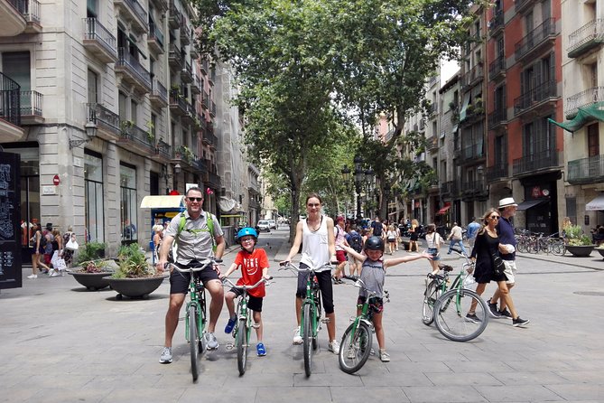 Bike tour for families - Visiting the Government of Catalonia at Placa de Sant Jaume