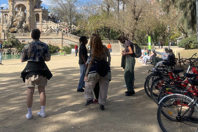 Bike Tour in Barcelona: History, Architecture and Culture - Green Escape at Parc de la Ciutadella
