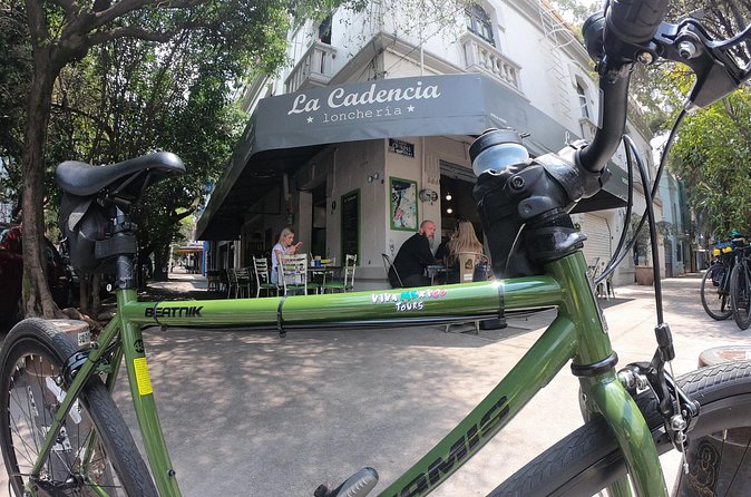 Bike Tour in La Roma and La Condesa / Mexico - Admiring Artistic Sculptures at Plaza Rio de Janeiro
