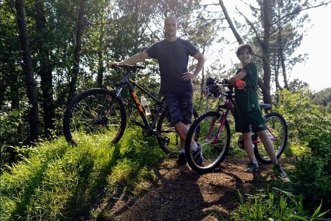 Bike Tour in San Sebastián with FREE pintxo and drink! - Admiring Zurriola Beach and Its Waves