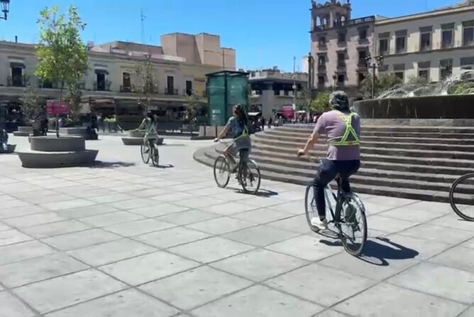 BIKE TOUR in the coolest areas of GUADALAJARA - Plaza de las 9 Esquinas: The Historic Gateway and Tapatío Cuisine