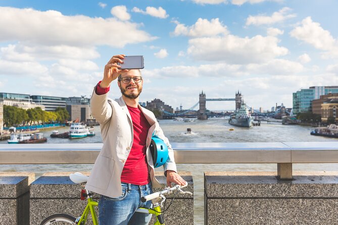 Bike Tour of London - Top Attractions with Private Guide - Logistics and Group Size