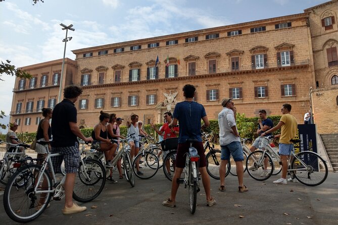Bike tour of the historic center of Palermo with tasting - The Guide Experience and Group Size
