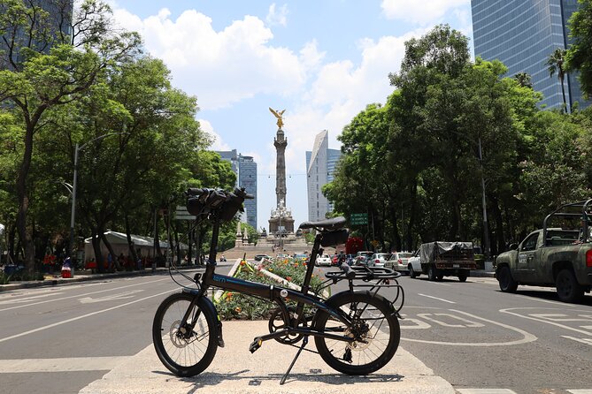 Bike Tour through Chapultepec, Reforma and the Zócalo / Mexico - Riding to Museo del Templo Mayor