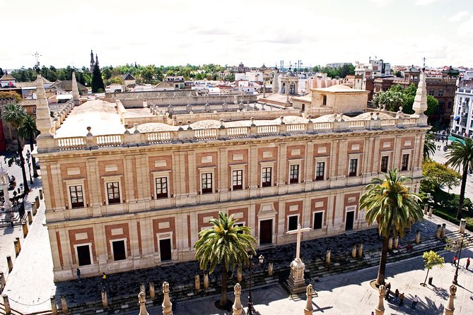 Bike tour through the monumental area of Seville - External View of the Real Alcazar and Santa Cruz