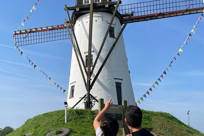 BikeTour Bruges & Damme in Spanish and English - Cycling through the Flemish Countryside