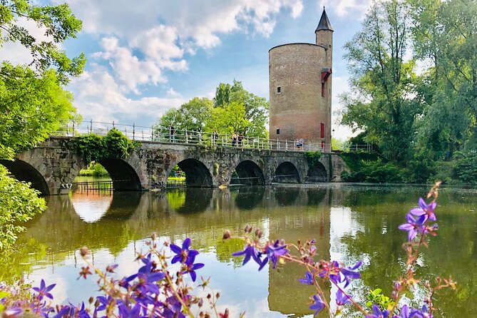 BikeTour Bruges & Damme in Spanish and English - Visiting the De Halve Maan Brewery