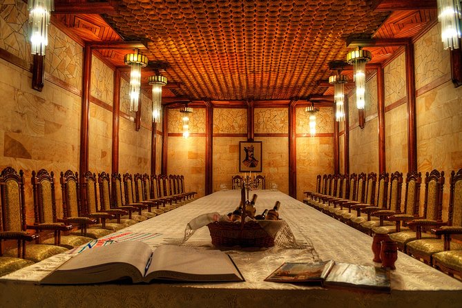 Biking a Guinness Book Winery - Guides and Personalization of the Tour