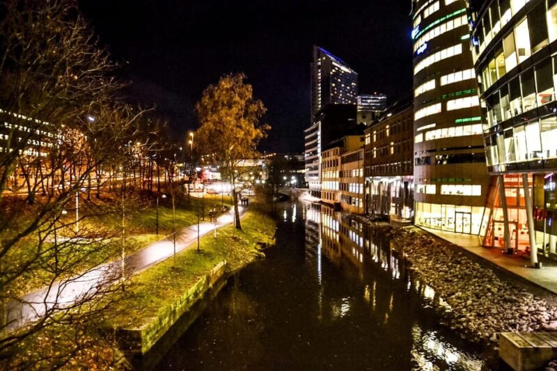 BIKING OSLO UP TO 8 PARTICIPANTS - Biking Through Oslos Historic Old Town and Downtown