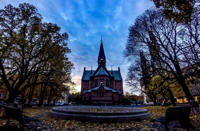 BIKING OSLO UP TO 8 PARTICIPANTS - Cycling Along Akerselva River and Maridalsvannet