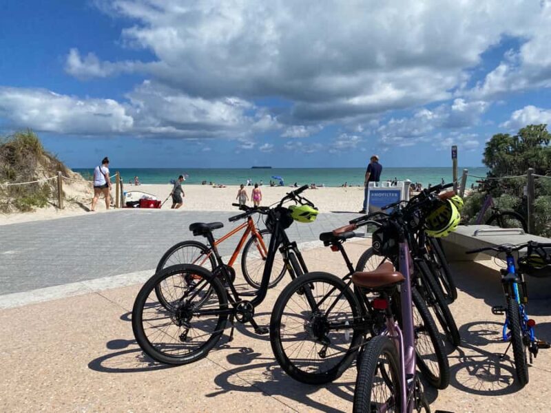 Biking tour around South Beach - in French - Key Points