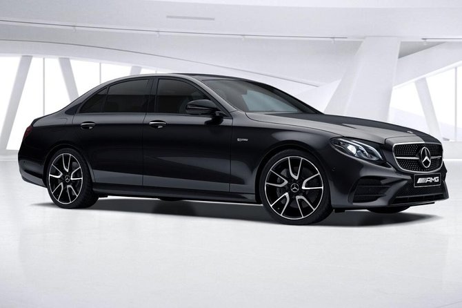 Bilbao Airport Transfers : Bilbao City to Bilbao Airport BIO in Business Car - Clean, Comfortable, and Safe Bilbao Airport Transfers in a Business Car