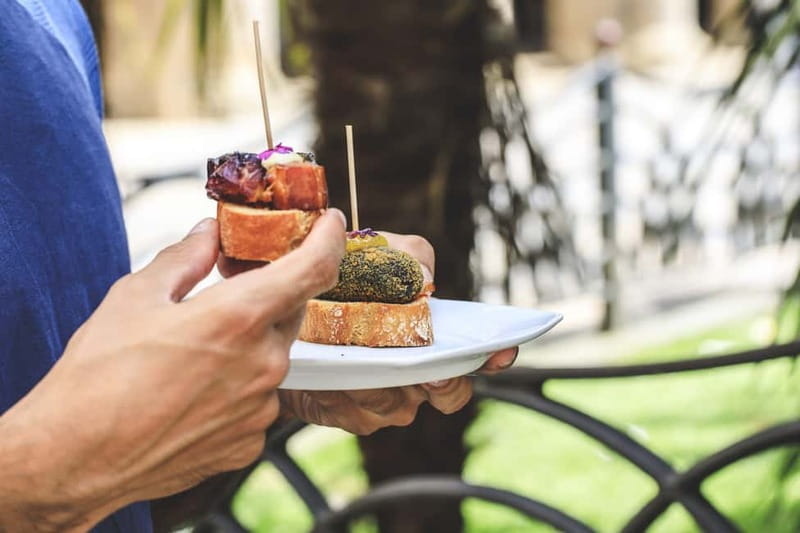 Bilbao: Basque Food Tour and Wine Tasting with Guide - Wine and Beverages: Pairing with Pintxos