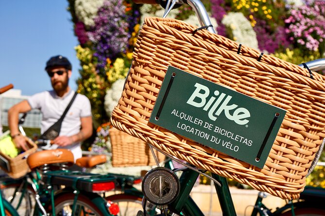 BILBAO-City Highlights Bike Tour - Green Spaces and Historic Districts