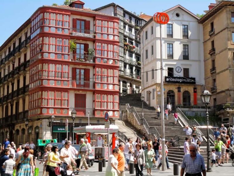 Bilbao: Exclusive Private Walking Tour - Key Points