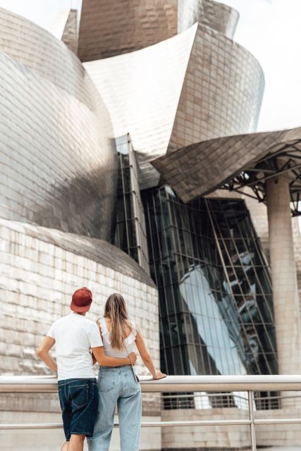 Bilbao: Express Walk with a Local in 60 minutes - Bilbaos Top Highlights in a One-Hour Walk