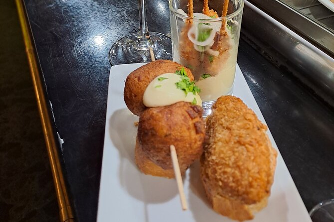 Bilbao Food Tour: Pintxos, Drinks, and Tapas with a Local - Exploring Pintxos in San Nikolas and Erribera Kalea