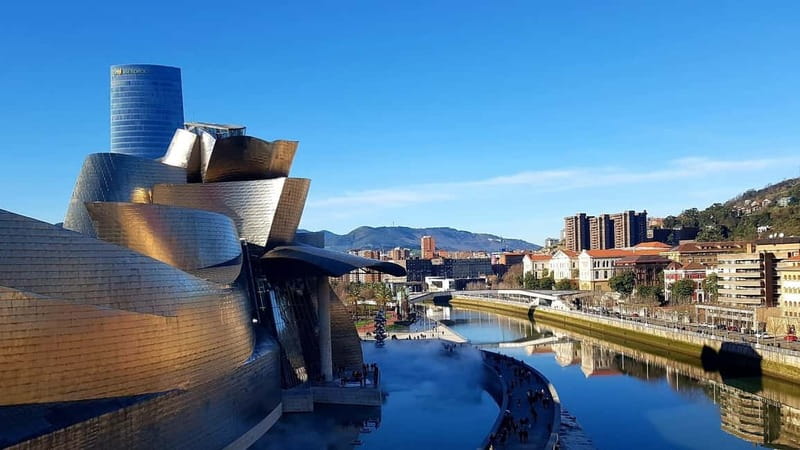 Bilbao: Guggenheim Bilbao museum Ticket included in spanish - Explore the Guggenheim Bilbao with a Focused Guided Tour