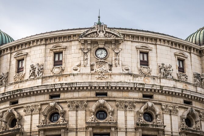 Bilbao & Guggenheim Museum Private Walking Tour with guide - Discovering Europe’s Largest Indoor Market: Erriberako Merkatua