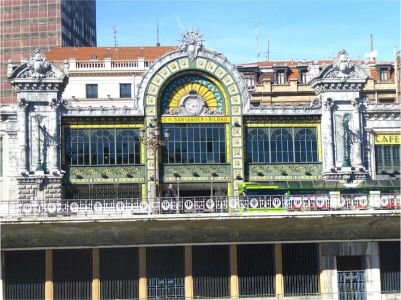 Bilbao: Historic Quarter Tour on your phone - Key Points