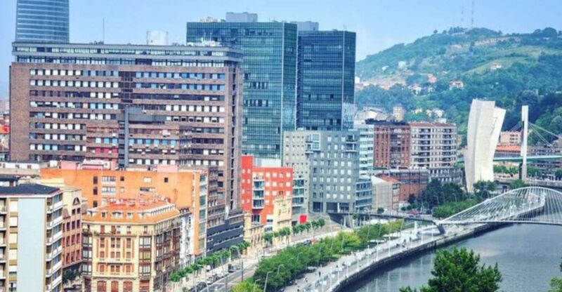 Bilbao: Private custom walking tour with a local - Discover Bilbao’s Iconic Landmarks and Cultural Highlights