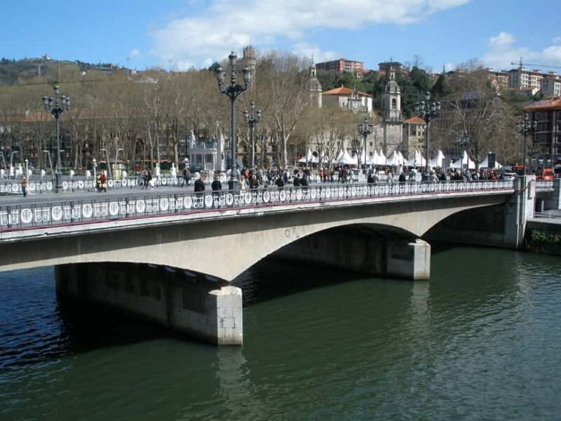 Bilbao: Private Walking Historic & Cultural Tour - Key Points