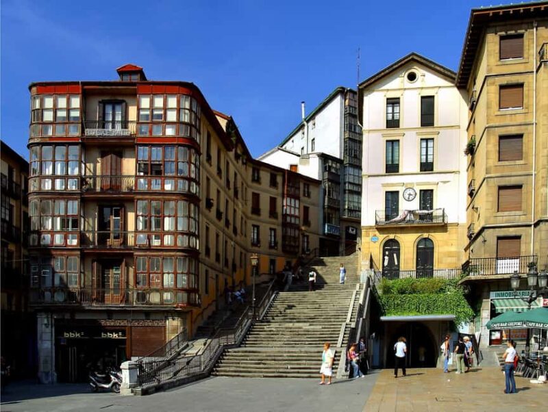 Bilbao: Private Walking Historic & Cultural Tour - Modern Bilbao and the Riverbank Walks