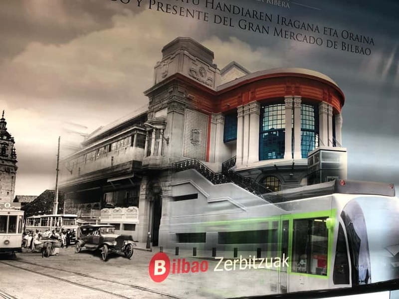 Bilbao: Private walking tour of the old town - Discovering the Architectural Heritage of the Old Town