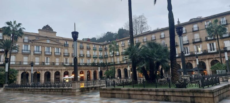 Bilbao: Spanish tour of the Old city & Santiago's Cathedral - Logistics and Group Experience