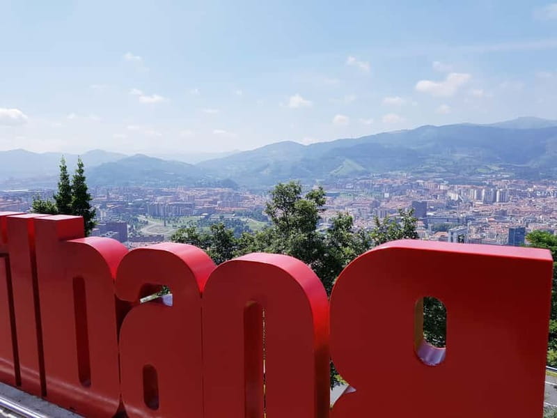 Bilbao Walking Tour and cable car in spanish - Key Points