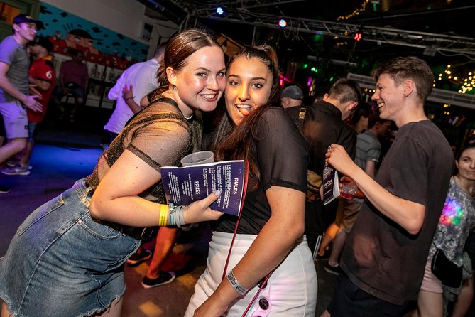 Bingo Bar Crawl - The Experience of Guides and Host Involvement