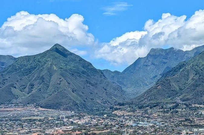 Birds Eye View 30 Minute Maui Helicopter Tour - The Pilot and Flight Experience
