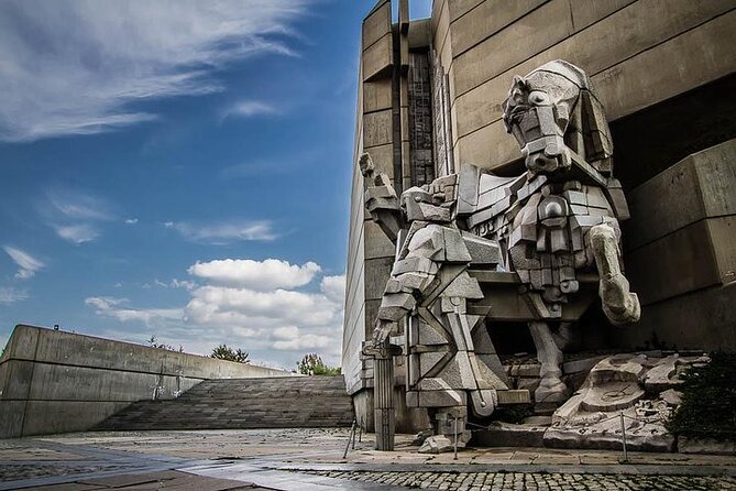 Birdwatching and cultural heritage tour from Varna - Discovering the "1300 Years of Bulgaria" Monument